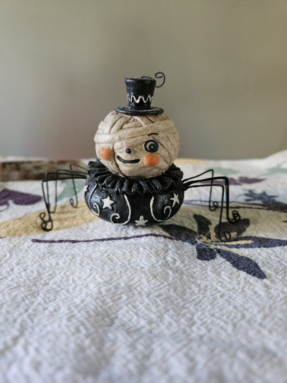 Mummy Crawlie Ornament  *Johanna Parker*